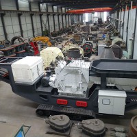 履帶移動破碎站 反擊式石頭石料破碎站 石灰石河卵石破碎機(jī)